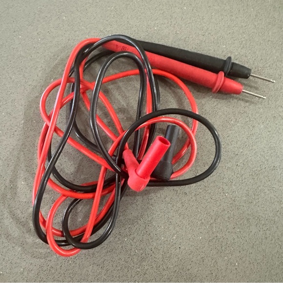 Fluke Test Leads TL75 Style – CAT III 1000V / CAT IV 600V – Red & Black Probes - Picture 1 of 8
